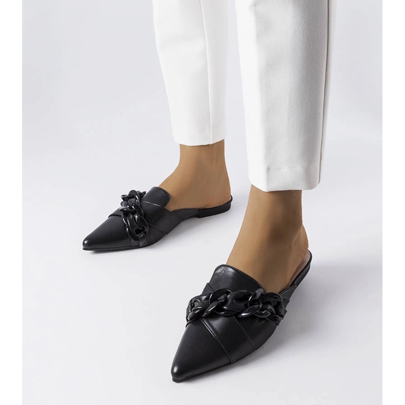 Patenaude mustat elegantit sandaalit ketjulla 1