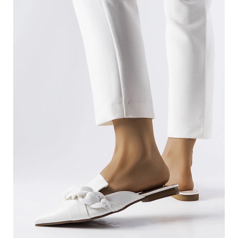 Patenaude valkoiset tyylikkäät sandaalit ketjulla valkoinen 1