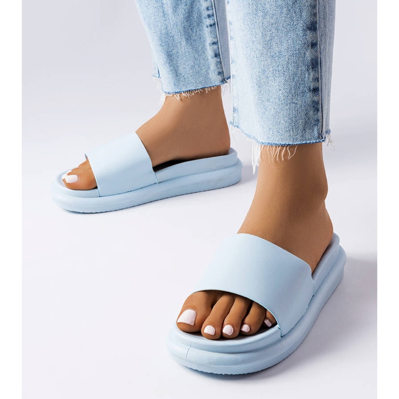 BM Paketinsiniset tossut alustalla sininen 1