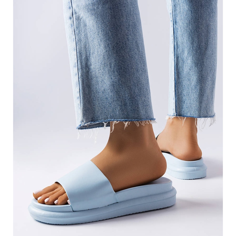 BM Paketinsiniset tossut alustalla sininen 2