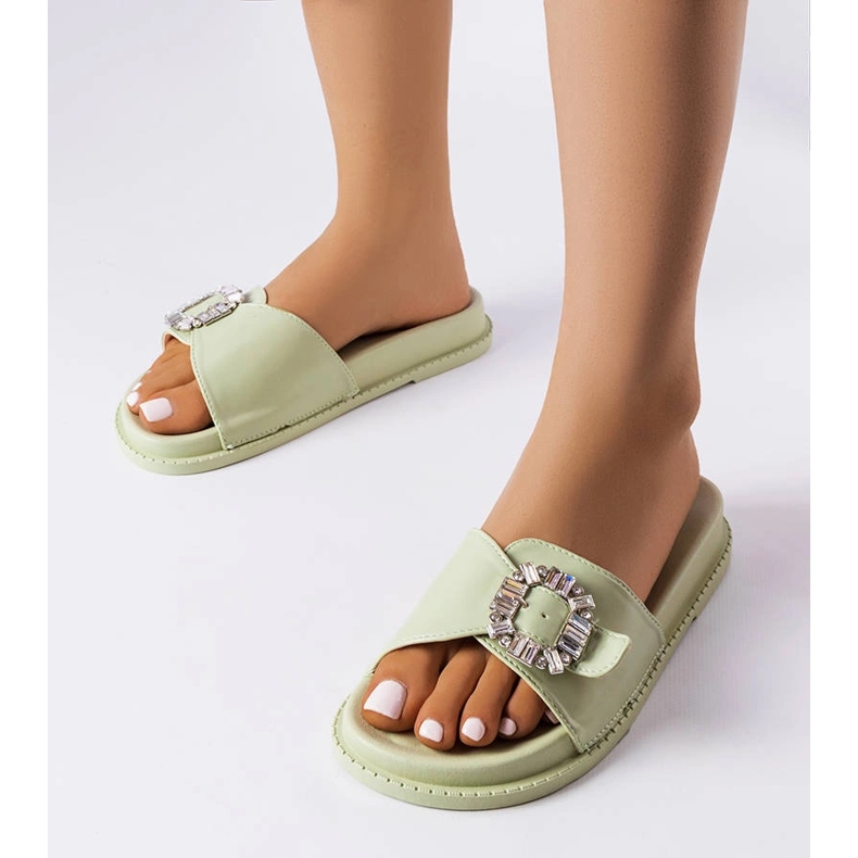 Vihreät liukumäet koristeltu Griegsvei-zirkoneilla 1