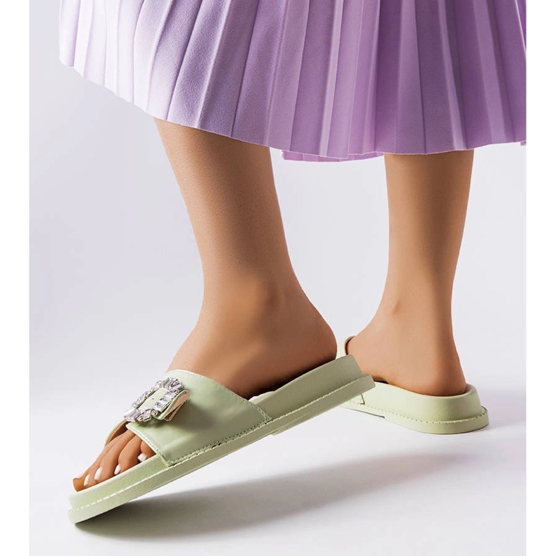 Vihreät liukumäet koristeltu Griegsvei-zirkoneilla 2