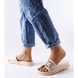 Griegsvein strassikivillä koristeltu beige liukumäki 2