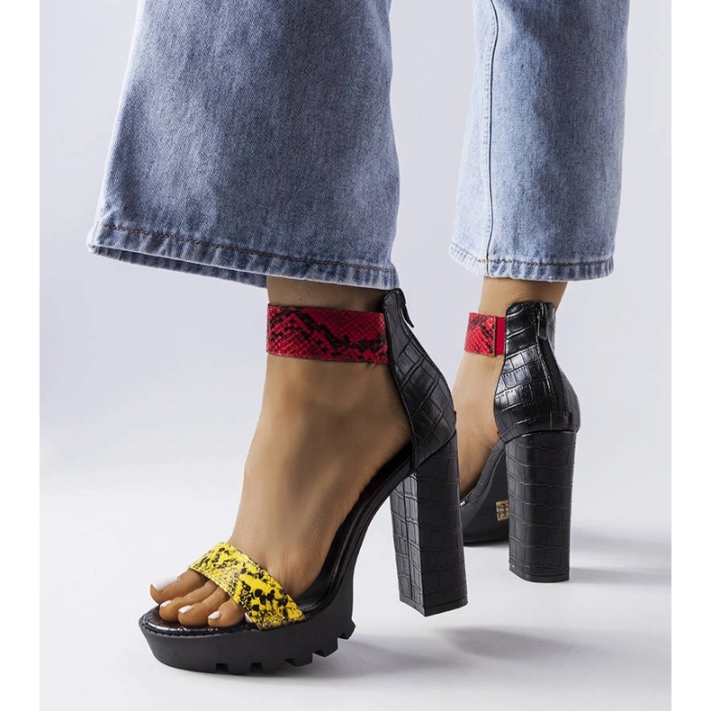 Knoxvillen keltaiset käärmekuvioiset sandaalit keltainen 1