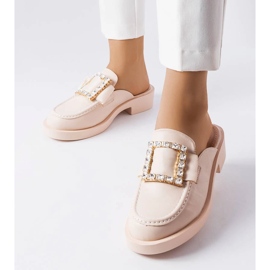 Columbuksen beige-liukumäki, jossa on sisäänrakennettu varvas 1