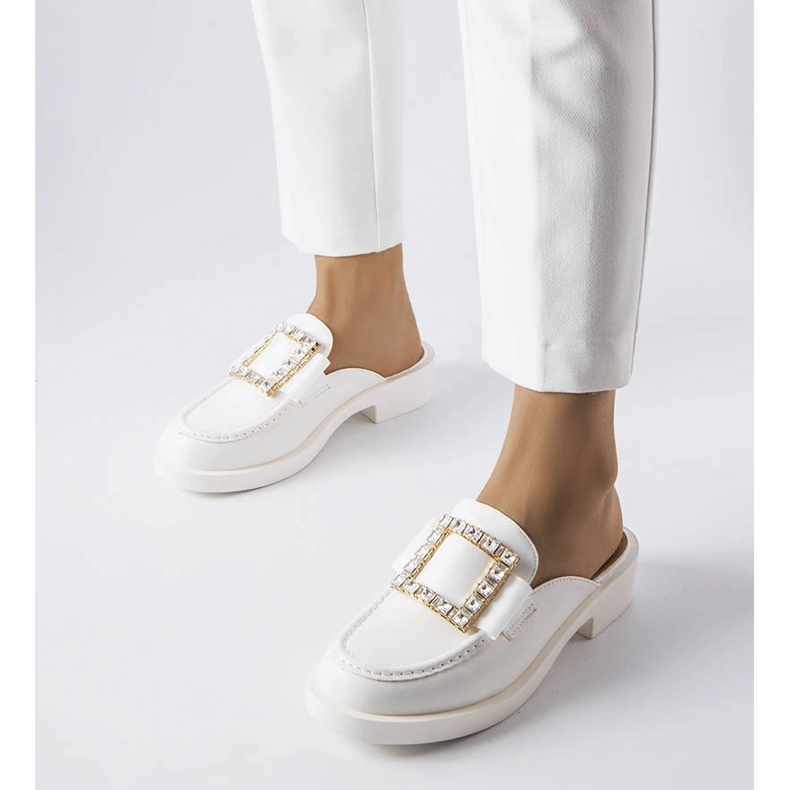 Columbuksen valkoiset varvastossut, joissa on sisäänrakennettu varvas valkoinen 1