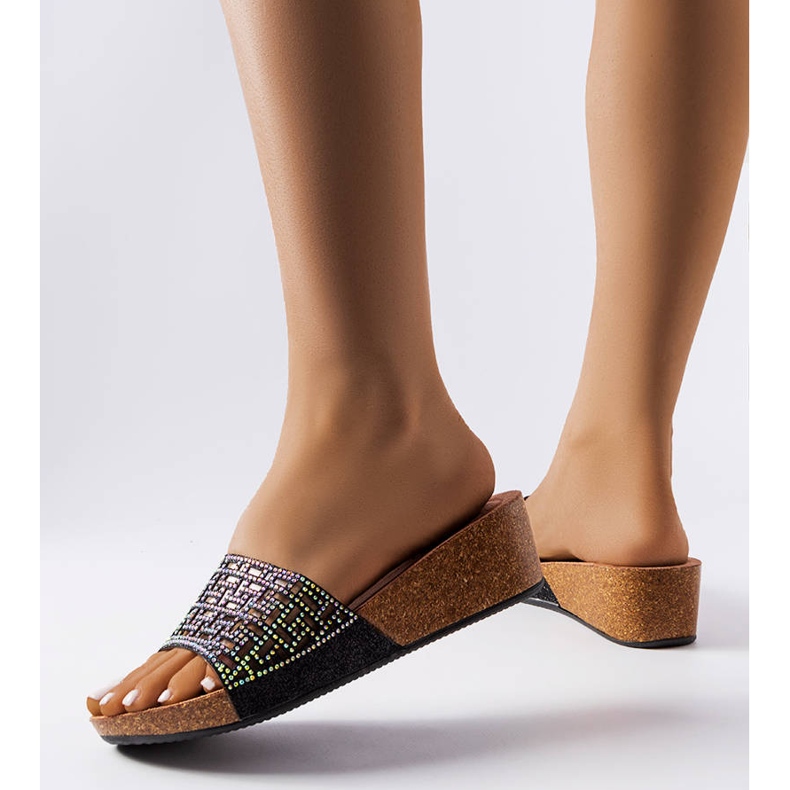 Elithan mustat kiila sandaalit 1