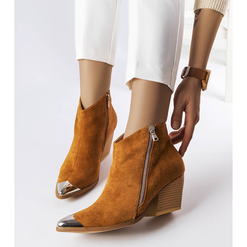 Vergnen ruskeat cowboysaappaat metallikärkisellä 1