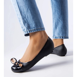 Mustat balerinat koristeltu Harlingen-rusetilla 1