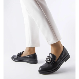 Mustat broguet Béland-sovelluksella 1