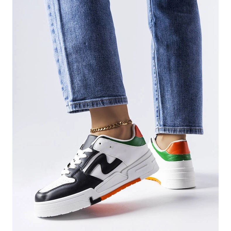 Harterin mustavalkoiset saappaat paksummalla pohjalla 1