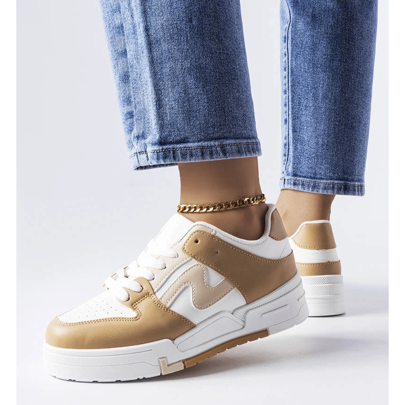 Harterin ruskeat saappaat, joissa paksumpi pohja beige 1