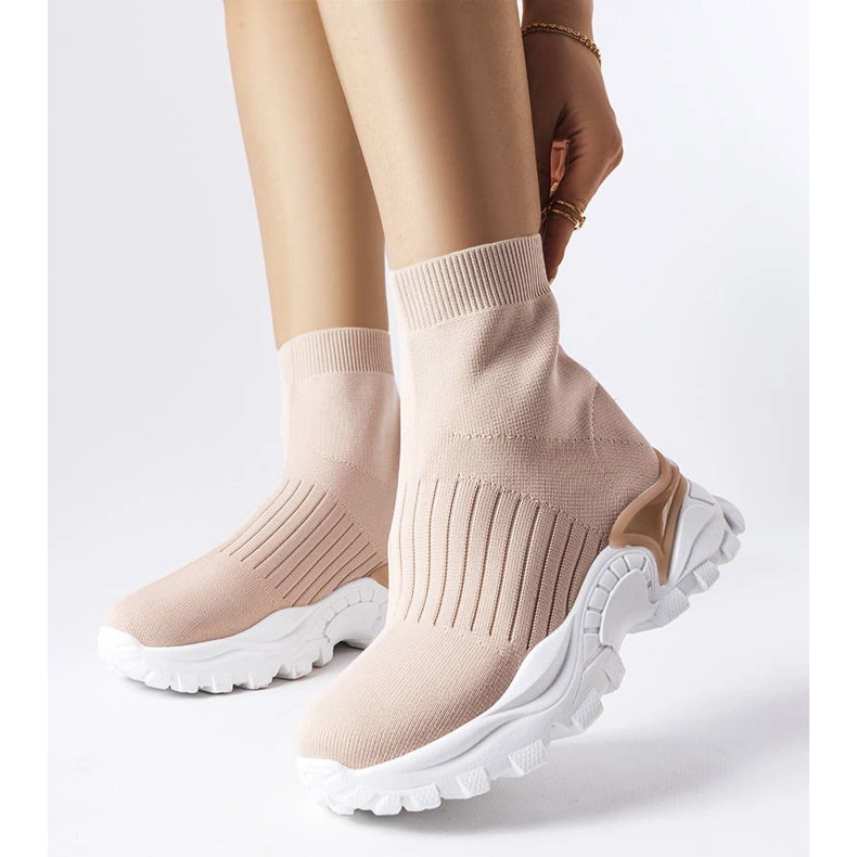 Antonion beige-lenkkarit joustavalla päällyksellä 1