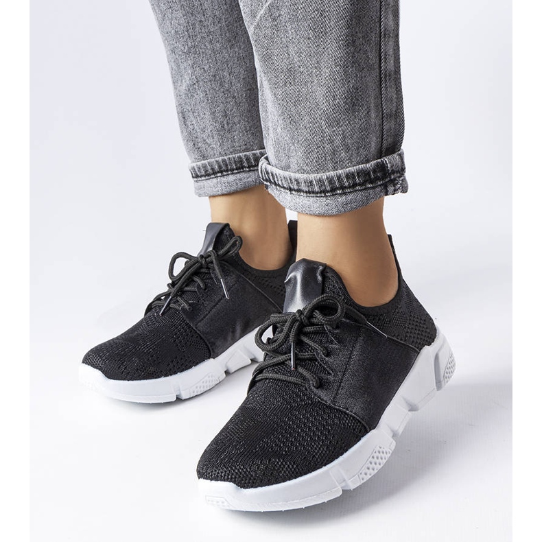 Legnagon mustat tennarit, joissa joustava päällinen 1