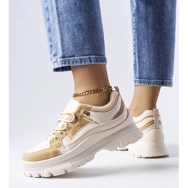 Via ruskeat matalapohjaiset kengät suojalla beige 1