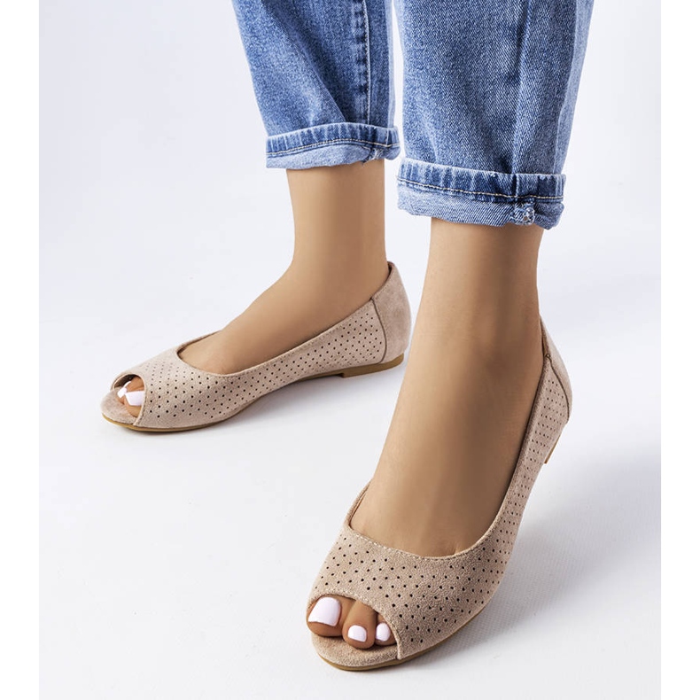 Agaten beige harjakattoinen ballerina 1