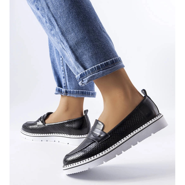 Mustat rei'itetyt broguet Bloomsburgista 1