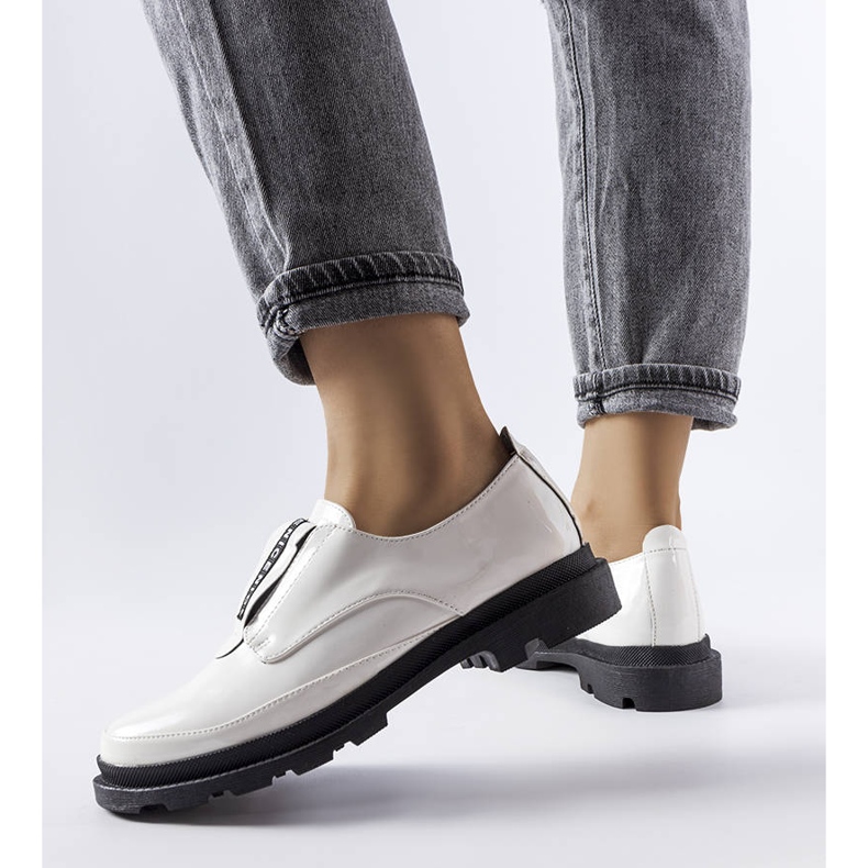 Legget valkoiset kiiltonahkakengät valkoinen 2