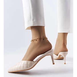 Lambertin beigenväriset tikatut varvastossut 1