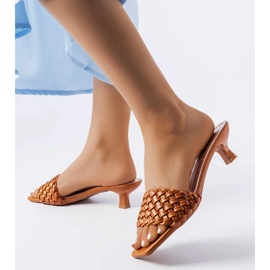 Ruskeat matalakorkoiset sandaalit Burbankilta 2