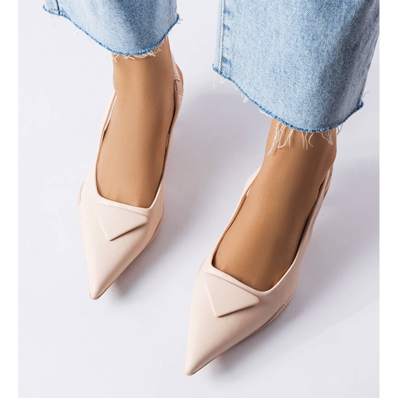 Gougeonin beigen matalakorkoiset sandaalit 1