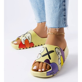 Vihreät tossut printeillä 1