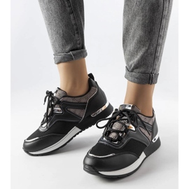 Bedordin mustat tennarit kultaisilla elementeillä 1