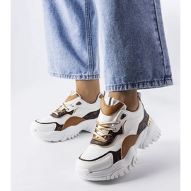 Alta valkoiset tennarit epäsäännöllisessä pohjassa valkoinen 1