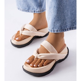 PA1 Lachapellen beigenväriset liukumäet 1