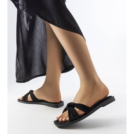 Inna Pride mustat tossut ekologisesta mokkasta 2