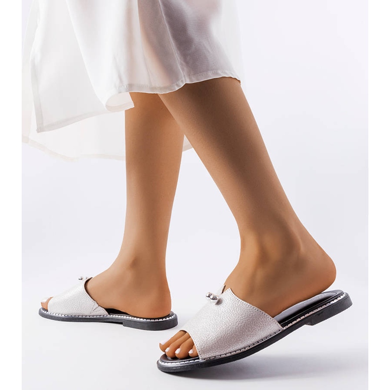 Evento Frederin hopeiset metalliset sandaalit helmillä hopea 2