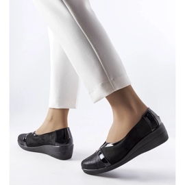 Sundownin mustat kiilakengät 1