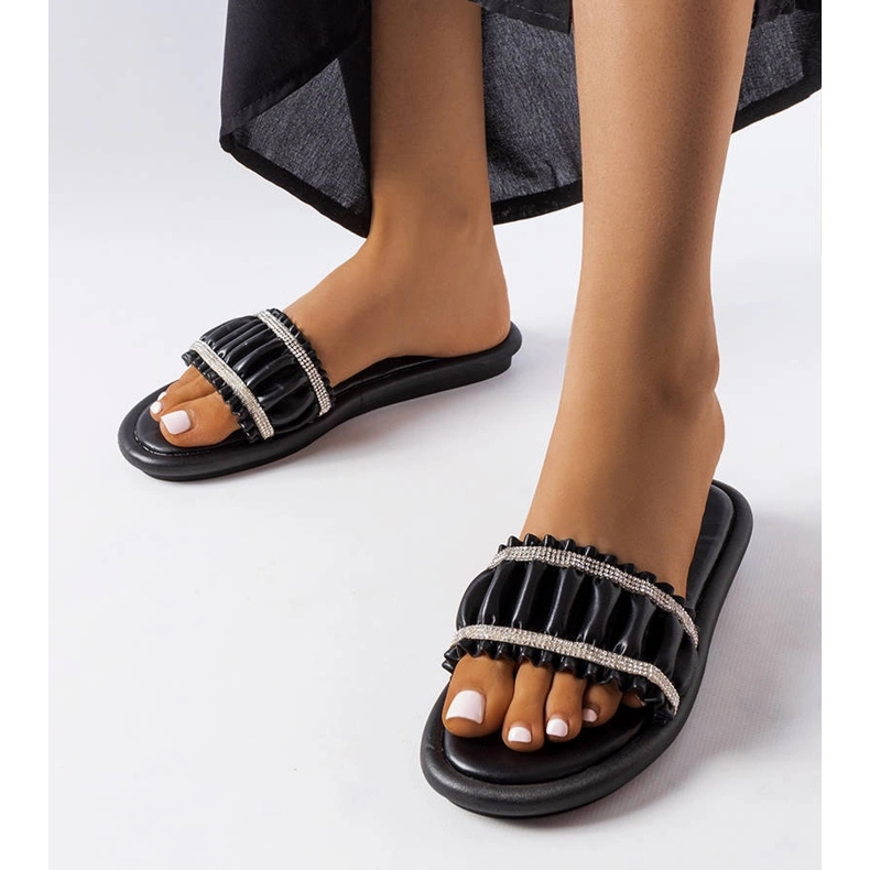 Mustat varvastossut Anapor strassit 1