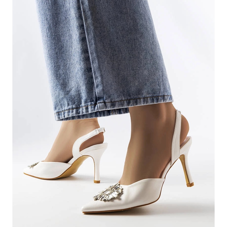 Moïsen valkoiset strassipumput valkoinen 1