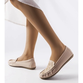 Gamache-strasseilla koristeltu beige-loafer 1