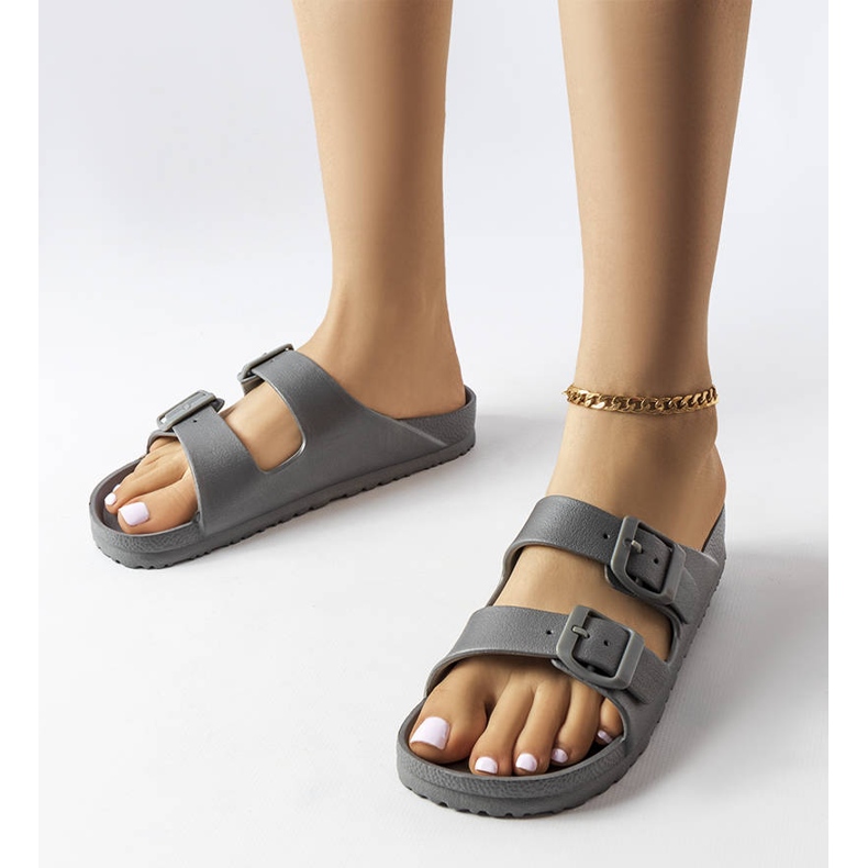 Eugenen harmaat kumiset soljet 1