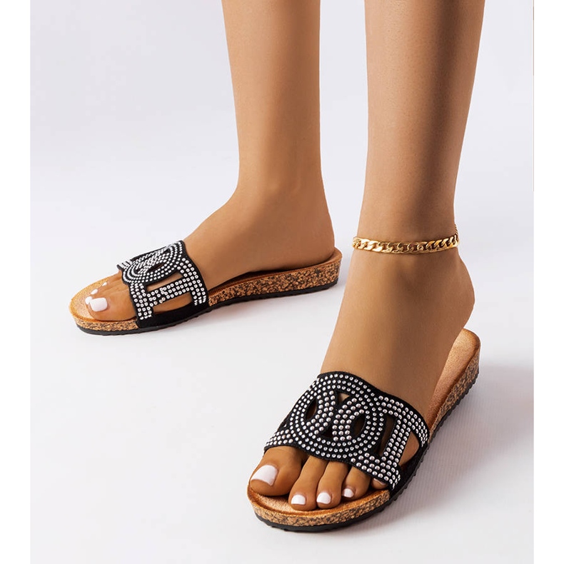 Mustat liukumäet koristeltu Lagacé-suihkuilla 1