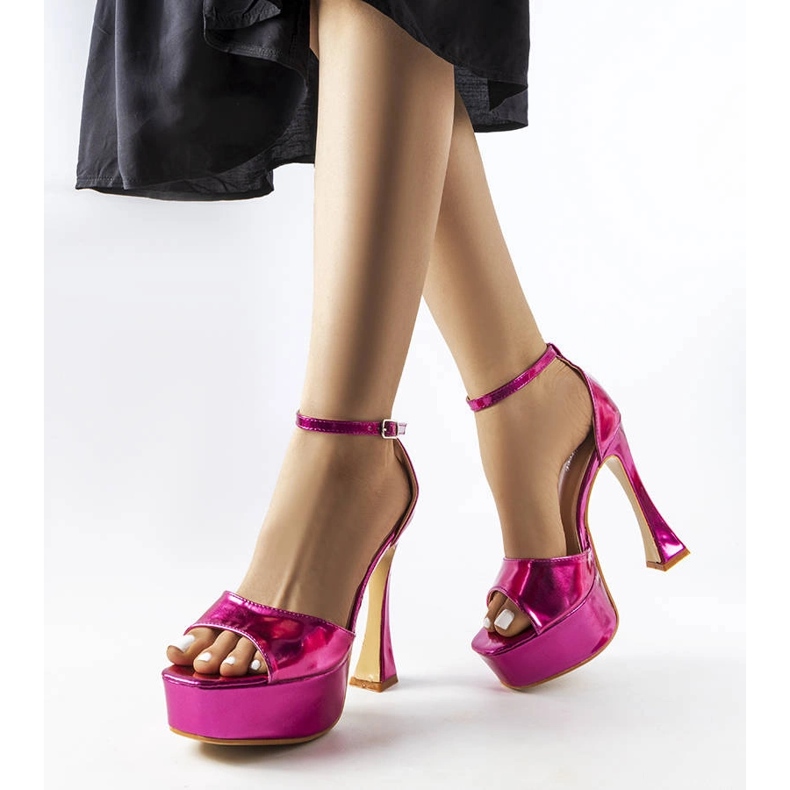 Vaaleanpunaiset patentoidut korkeakorkoiset sandaalit Illinoisista vaaleanpunainen 1