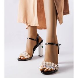 Inna Junctionin mustat sandaalit kristalleilla 1