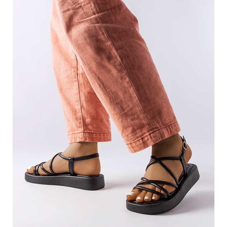 Brunelle mustat alustasandaalit 1