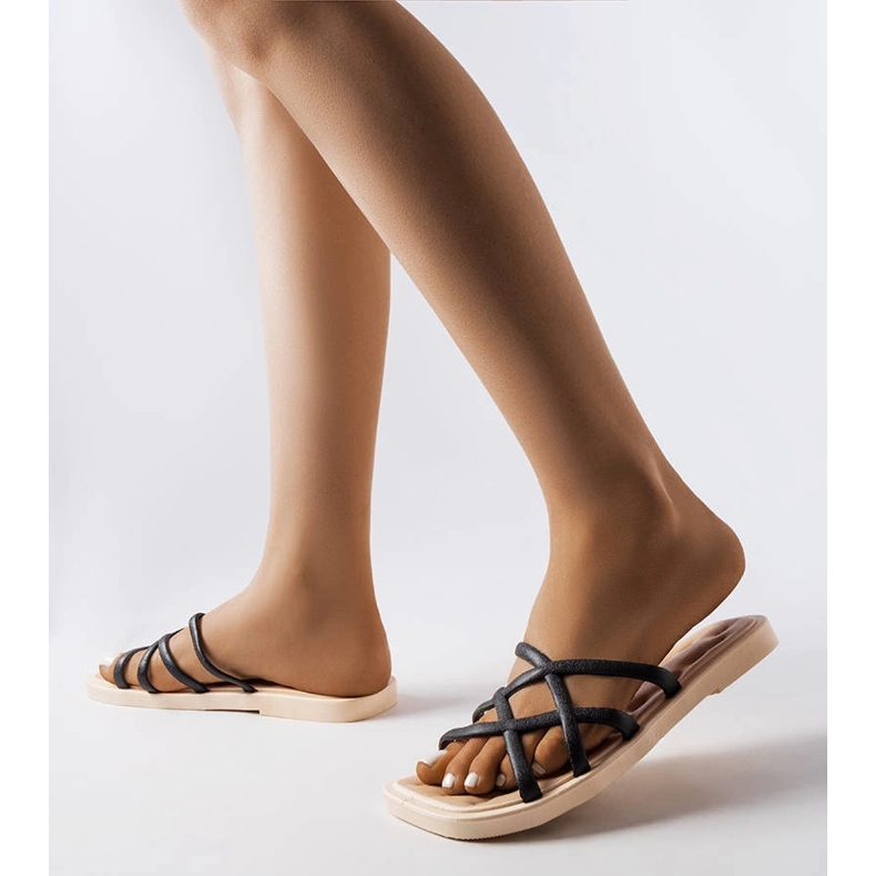 Pearlmanin mustat kumiliukumäet 1