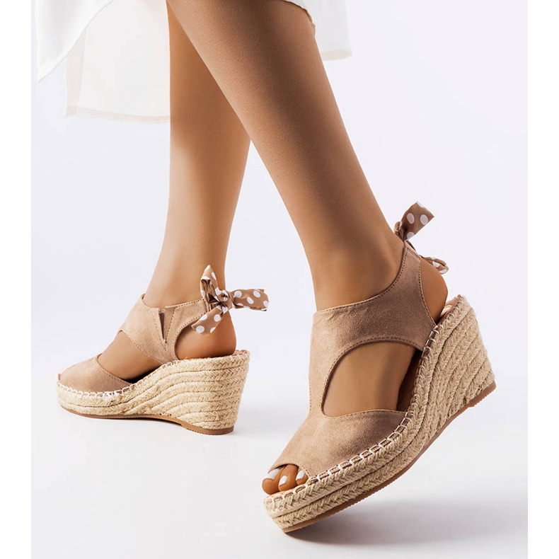 Dumoulinin ruskeat kiilaespadrillit beige 1