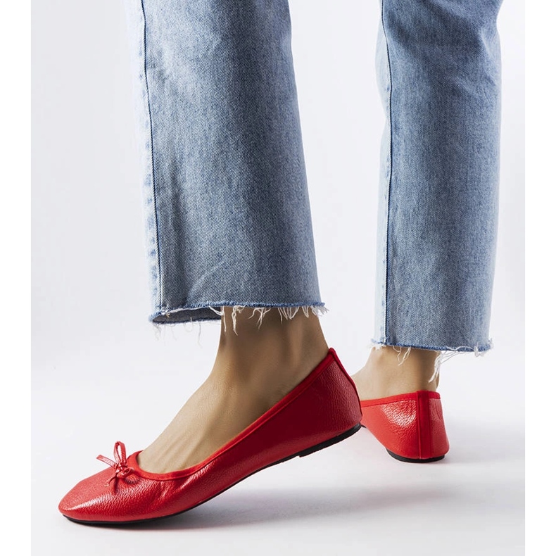 Vaillancourin punaiset balerinat rusetilla punainen 1