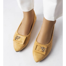 Flemingin beige-balerinat, jotka on koristeltu strassikivillä 1