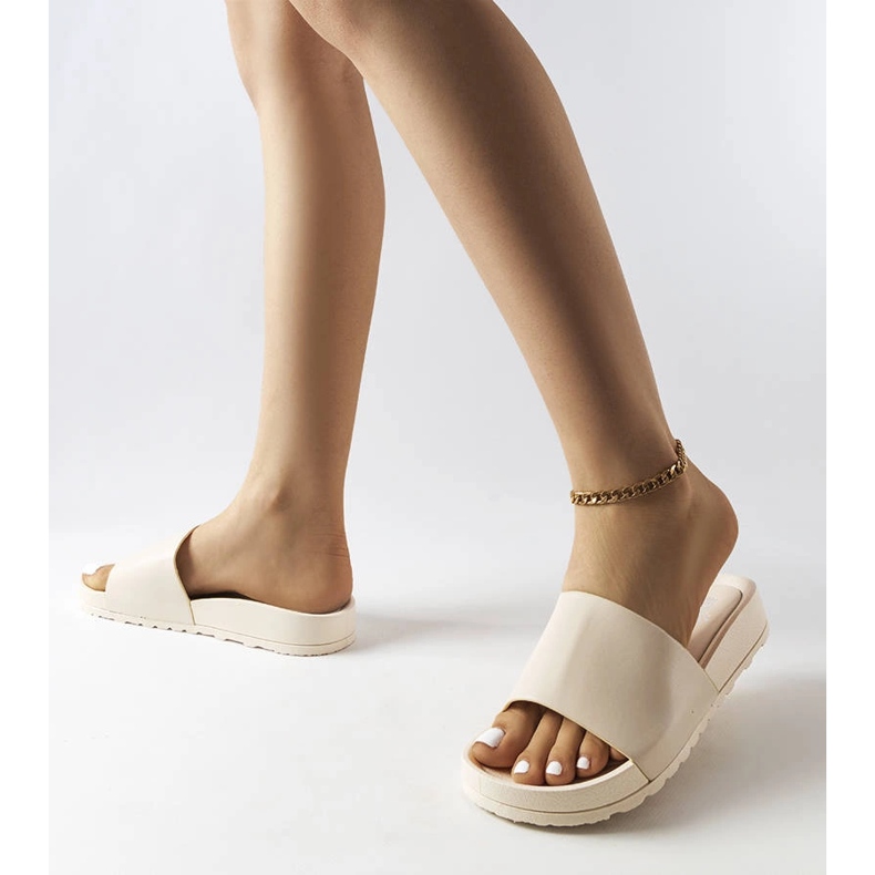 Sabourin beige kumiliukumäki 2