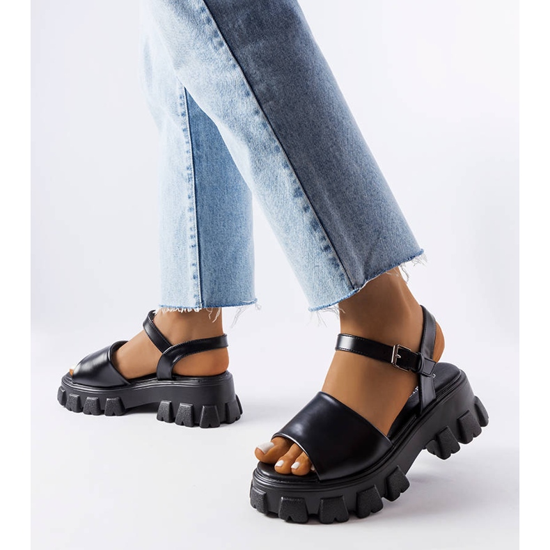 Vinceza Mustat sandaalit massiivisessa Vincez-pohjassa 1