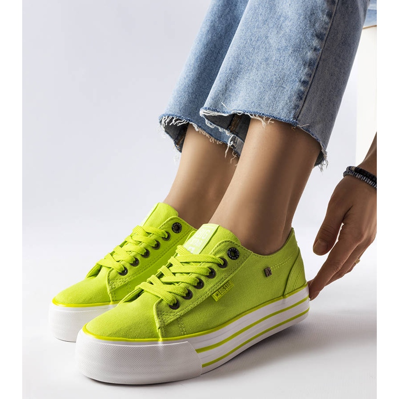 Vihreät tennarit alustalla Big Star HH274057 1