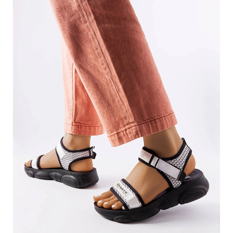 Faribaultin mustavalkoiset urheilusandaalit valkoinen 1