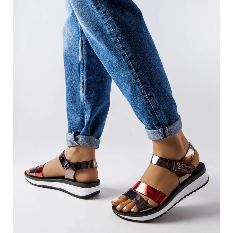 Inna Mila naisten kiiltonahkasandaalit harmaa 1