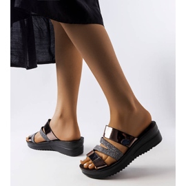 Lolin harmaat kiiltävät tossut musta 1